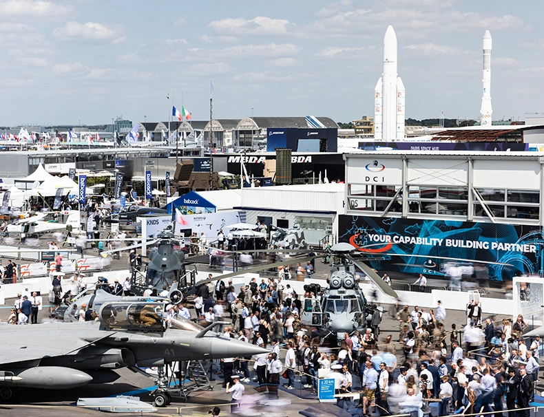 Vue panoramique exposants aeronefs salon bourget.webp