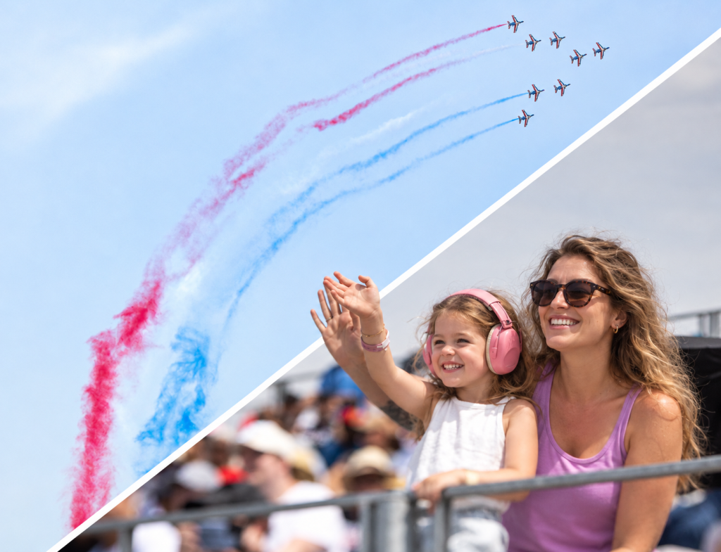 La Patrouille de France laissant des traînées tricolores dans le ciel tandis que des visiteurs assistent à la démonstration aérienne au Salon du Bourget.